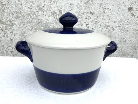 Rörstrand
Blue koka
Pot with handle & lid
# 5
*300 DKK