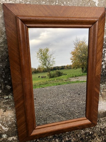 mirror
mahogany
475 kr