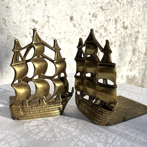 Brass bookends
With sailing ships
*DKK 600