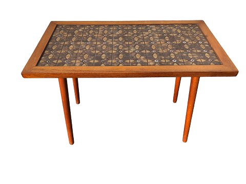 Small oblong table
teak and tiles
DKK 450