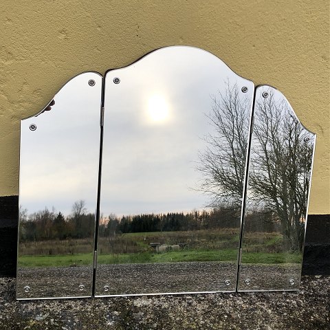 Trefløjet spejl
*650kr