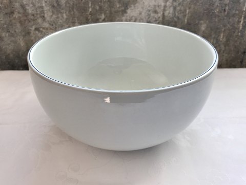 Royal Copenhagen
Blue Edge
serving bowl
# 3056
*250DKK