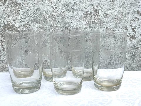 Vandglas med slibninger