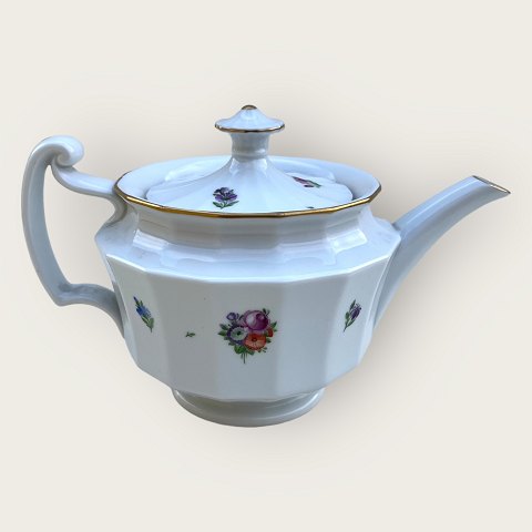 Royal Copenhagen
Scatter flower / light Henriette
Teapot
#482/ 8503
*DKK 800