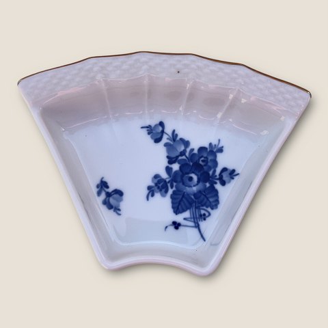 Royal Copenhagen
Blaue Blume
Gewirbelt mit Goldrand
Kabarettteller
Nr. 10/1884
*400 DKK