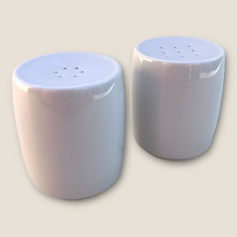 Royal Copenhagen
White pot
Salt & Pepper set
*DKK 200