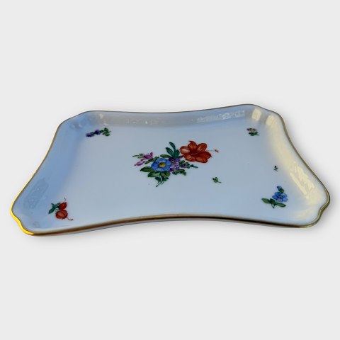 Royal Copenhagen
Light Saxon flower
Tray dish
#493/ 1694
DKK 275