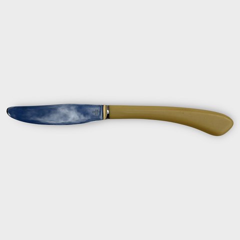 Jens H. Quistgaard
Knive med lyse kunststofskafter
*100kr