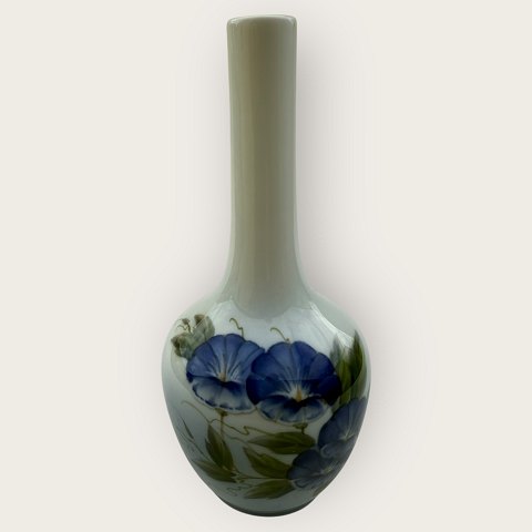 Royal Copenhagen
Vase
#790 / 43B
*DKK 250