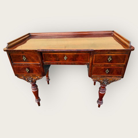 Skrivebord
Mahogni
*1400kr