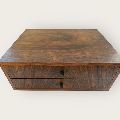 Small rosewood chest with 2 drawersDKK 900