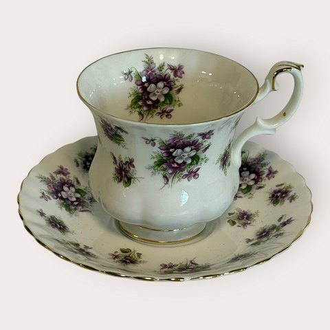 Royal AlbertSweet violetsCoffee cup*DKK 50