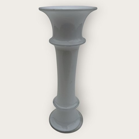 HolmegaardMB vaseOpal white*DKK 225