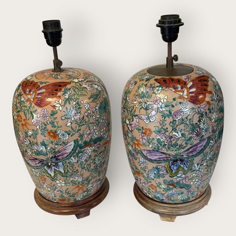 To store kinesiske bordlamper med sommerfugle*1600kr samlet