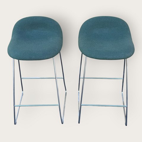Gubi bar stools2pcs total 1200kr