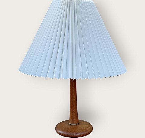 Table lampWood / Le Klint lampshade*DKK 1400
