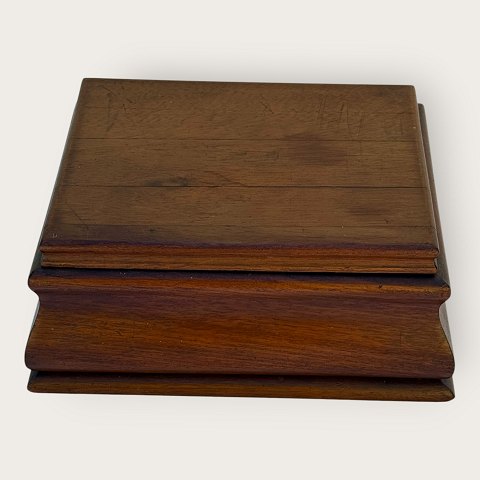 Wooden box*DKK 275