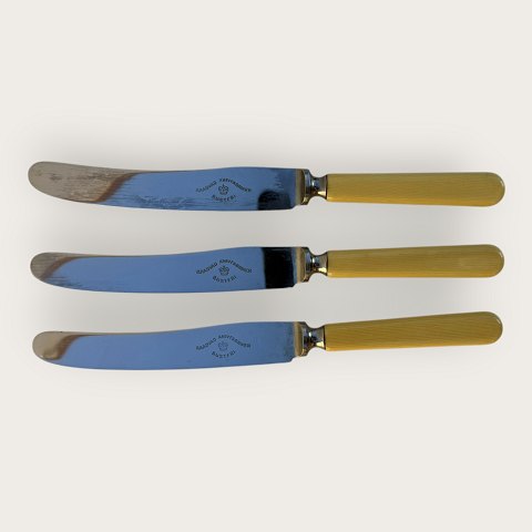Raadvad12 Messer aus Stahl und Kunststoff*300 DKK für 12 Stück.