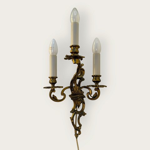 Brass lampwith 3 arms*DKK 375
