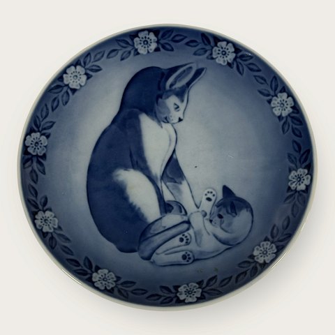Royal CopenhagenMother and Child Plate1983Cat with Kitten*100 DKK