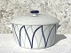 Lyngby
Danild 40
Harlequin
Large pot with lid
* 500kr