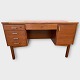 Teak skrivebord
950kr