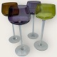 4 tall stemmed colored wine glasses.
*DKK 450 total